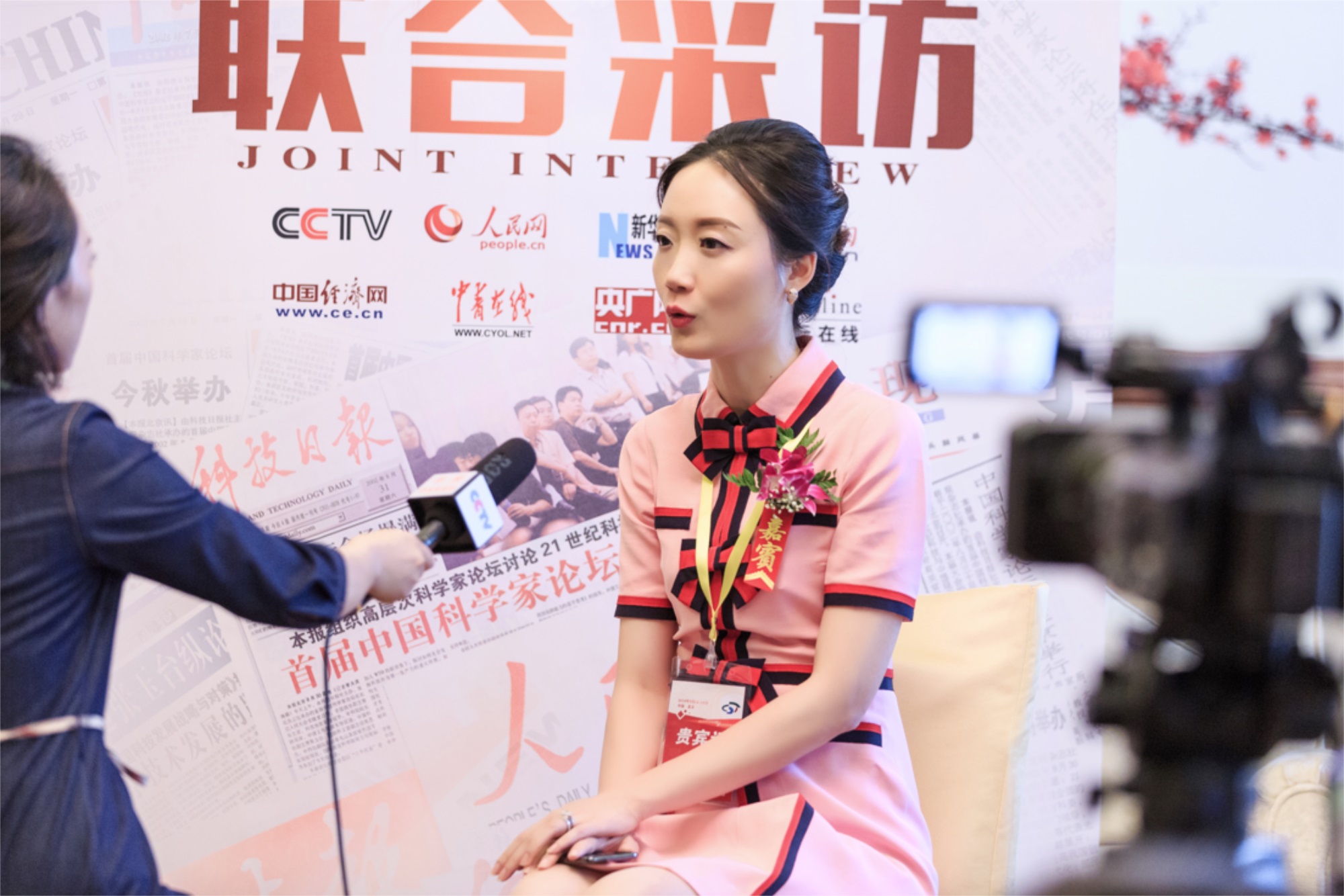 圖16：亦蓁母嬰俞蓓芬董事長作為杰出女性代表接受CCTV采訪.jpg